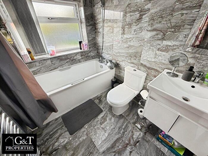 3 Bedroom Semi Detached House For Sale In Dowar Road, Rednal, Birmingham, B45