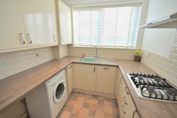 2 Bedroom Apartment To Rent In Temple Road, Sale, M33