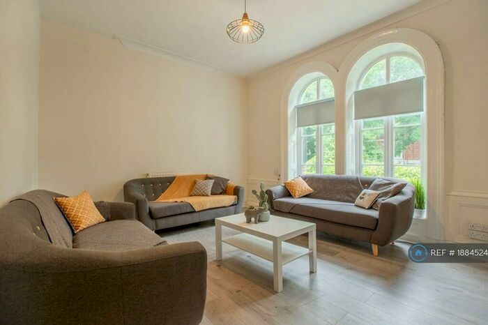 9 Bedroom Semi-Detached House To Rent In Wilkinson Street, Sheffield, S10