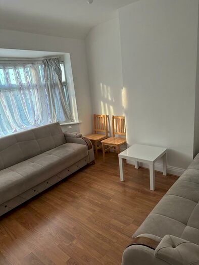 1 Bedroom Flat To Rent In Windmill Road, Edmonton, London, N18