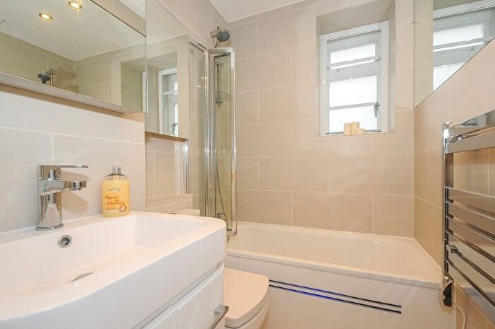 2 Bedroom Flat To Rent In Prince Albert Road, London, NW8