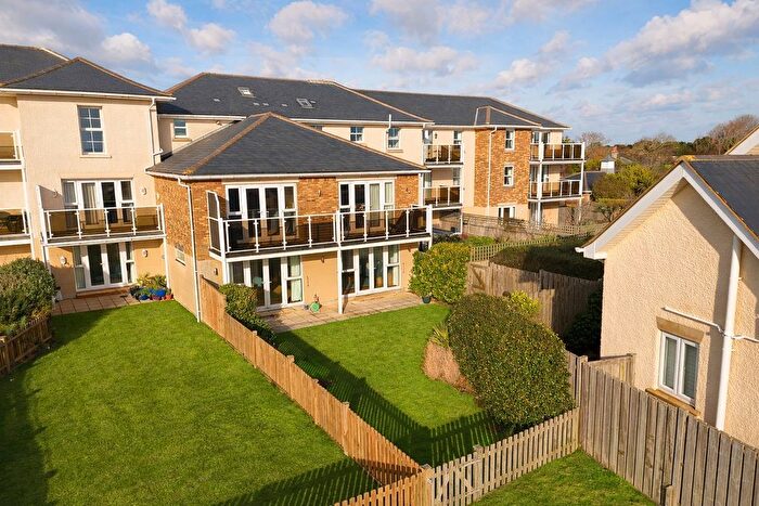 6 Bedroom Town House For Sale In Whately Road, Milford On Sea, Lymington, SO41