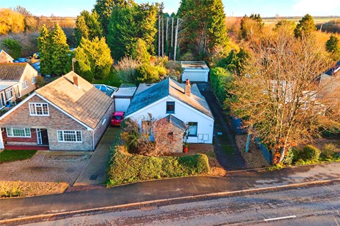 3 Bedroom Bungalow For Sale In Histon Road, Cottenham, Cambridge, Cambridgeshire, CB24
