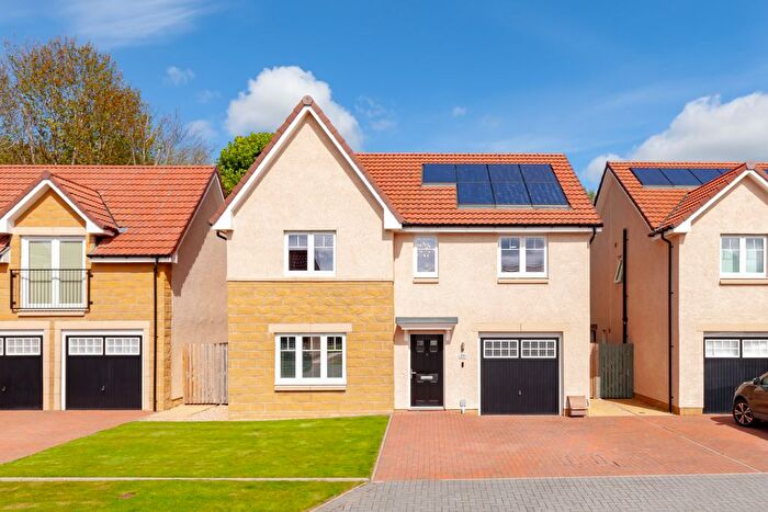 4 Bedroom Detached House For Sale In Briestonhill Drive, West Calder, EH55