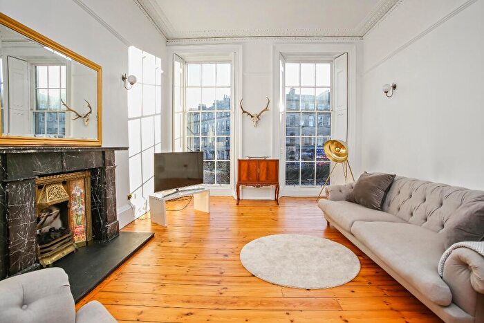 3 Bedroom Flat To Rent In Haddington Place, New Town, Edinburgh, EH7