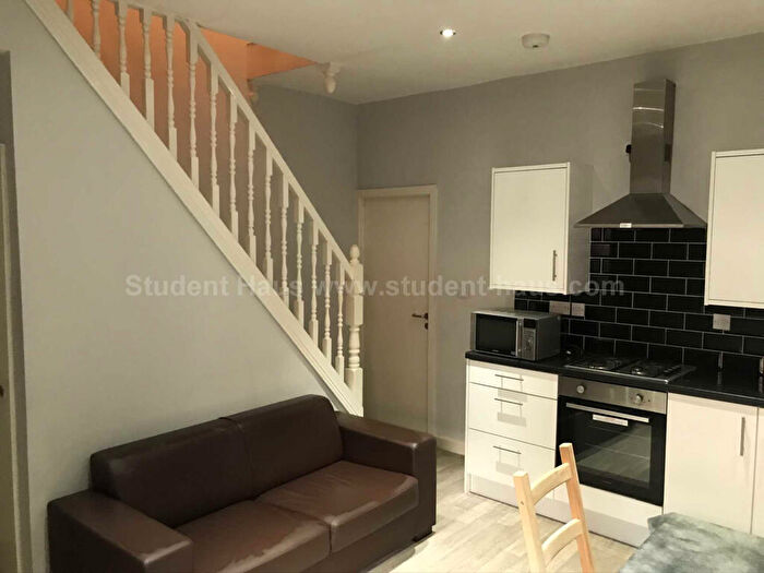 4 Bedroom House To Rent In Milnthorpe Street, Salford, M6