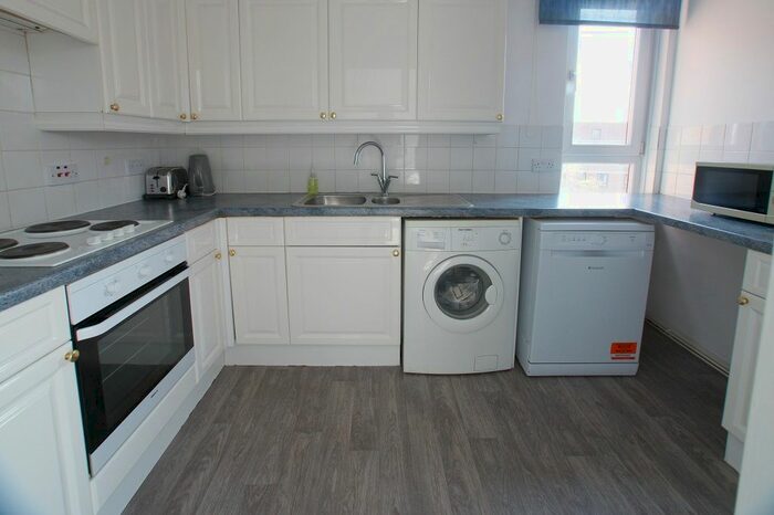1 Bedroom Flat To Rent In More Close, London, W14