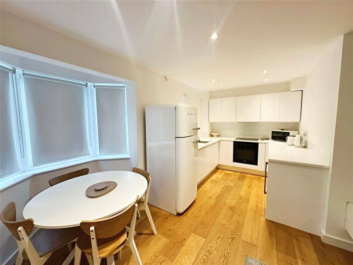 2 Bedroom Flat To Rent In Autumn Drive, Sutton, SM2