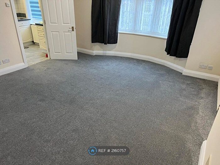 Studio To Rent In Kingsdown Avenue, South Croydon, CR2