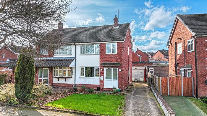 3 Bedroom Semi Detached House For Sale In Wilnecote Lane, Tamworth, Staffordshire, B77