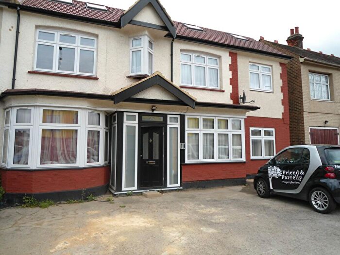 Studio To Rent In Studio, Eastern Avenue, Ilford, IG2