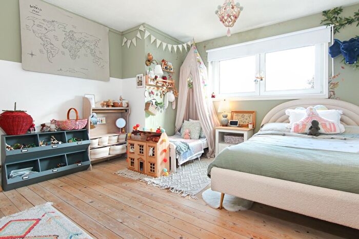 3 Bedroom Terraced House For Sale In Eden Drive, Livingston, EH54