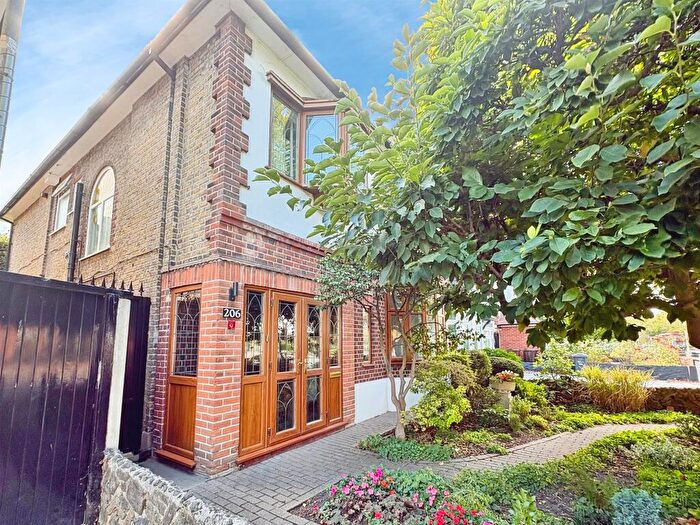 4 Bedroom Semi-Detached House For Sale In Longbridge Road, Barking, IG11