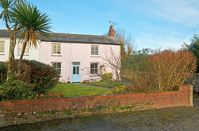 4 Bedroom End Of Terrace House For Sale In Quay Road, St. Austell, PL25
