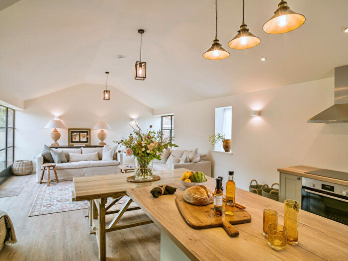 2 Bedroom Link Detached House For Sale In Honington Shipston-on-Stour, Warwickshire, CV36
