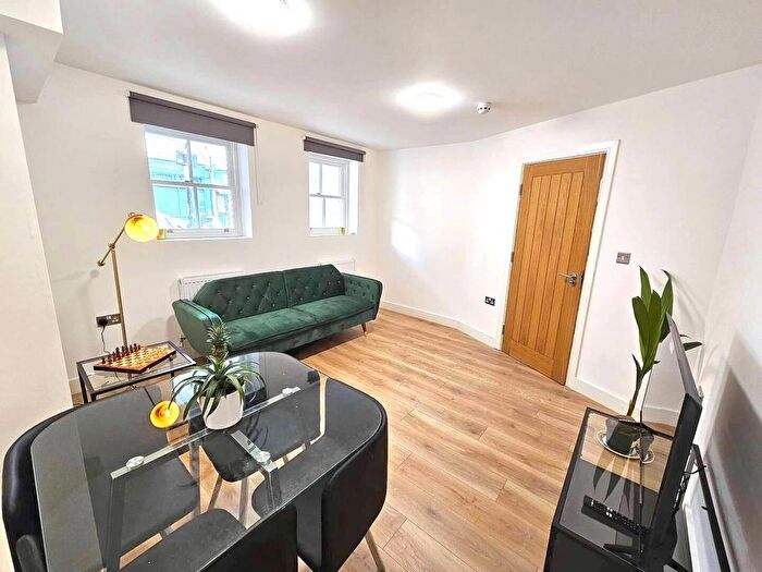 2 Bedroom Flat To Rent In Campdale Road, London, N7