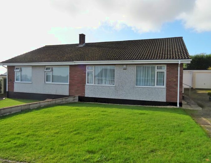 2 Bedroom Semi-Detached Bungalow To Rent In East Park, Pensilva, Liskeard, PL14