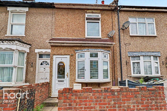 3 Bedroom Terraced House For Sale In East Street, South Stifford, RM20