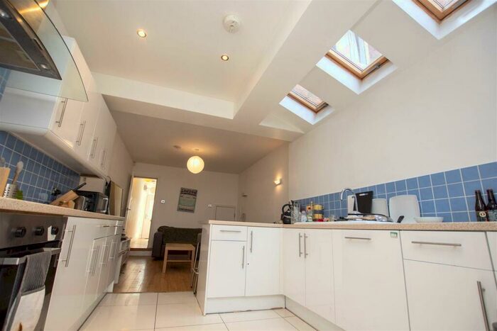 7 Bedroom House To Rent In Tiverton Road, Birmingham, B29