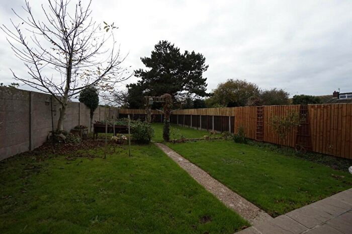 2 Bedroom Semi-Detached Bungalow For Sale In Greenhill Gardens, Minster, CT12
