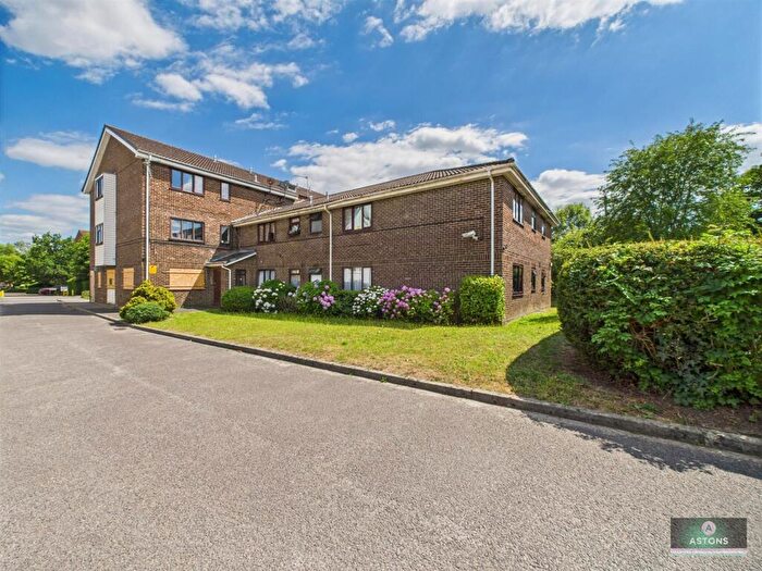 1 Bedroom Flat To Rent In Brighton Road, Crawley, RH10
