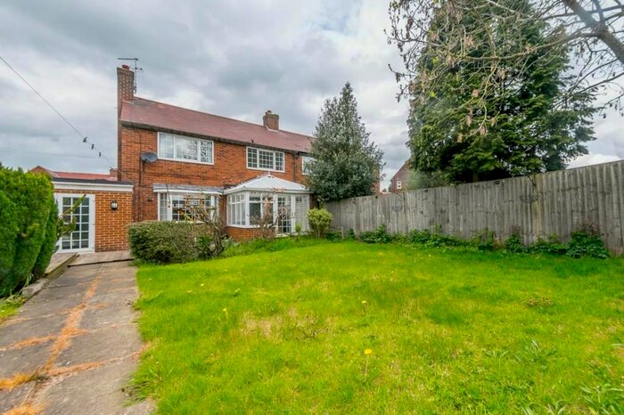 4 Bedroom Semi-Detached House To Rent In Rookhill Road, Pontefract, WF8