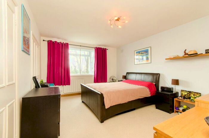 2 Bedroom Flat To Rent In West Hill, Putney, London, SW15
