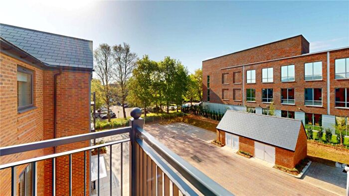 2 Bedroom Flat For Sale In Abbey Wood Road, Kings Hill, West Malling, Kent, ME19