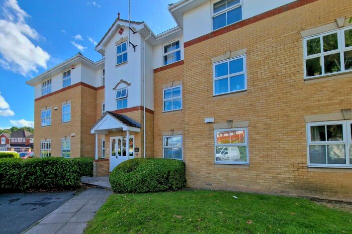 2 Bedroom Flat For Sale In Cody Close, Ash Vale, Surrey, GU12