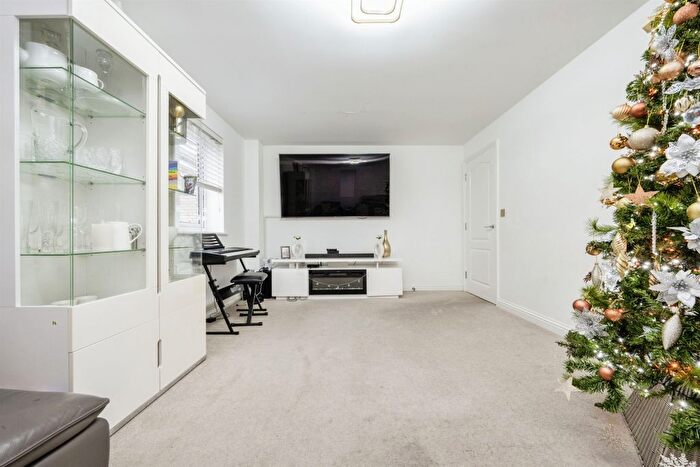 5 Bedroom Detached House For Sale In Corncroft Leys, Houghton Conquest, Bedford, MK45