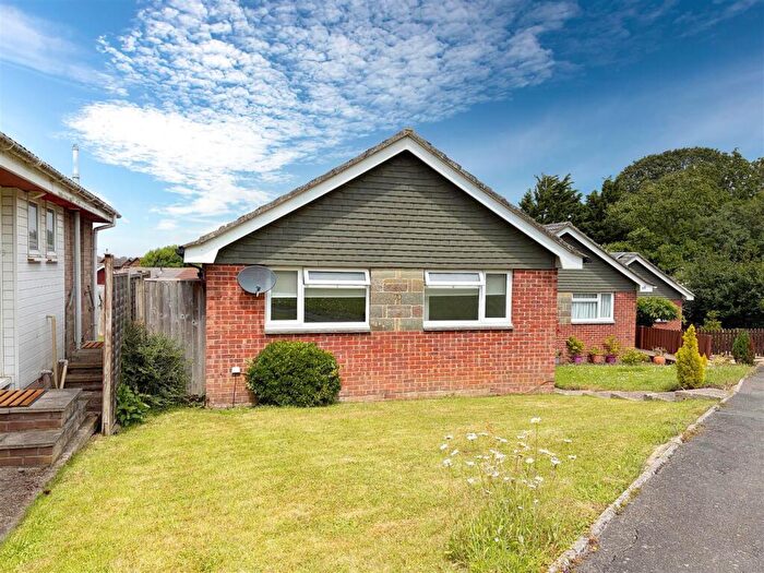 2 Bedroom Detached Bungalow For Sale In Mayfield Drive, Newport, PO30