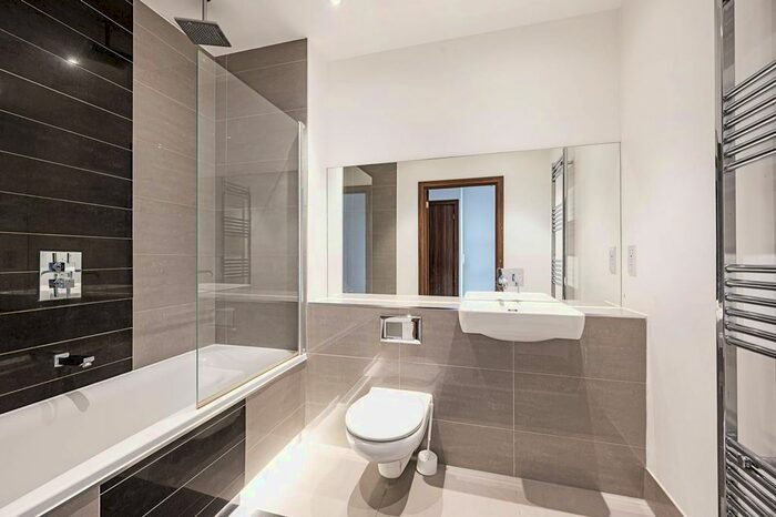 1 Bedroom Flat To Rent In High Street, Stratford, London, E15