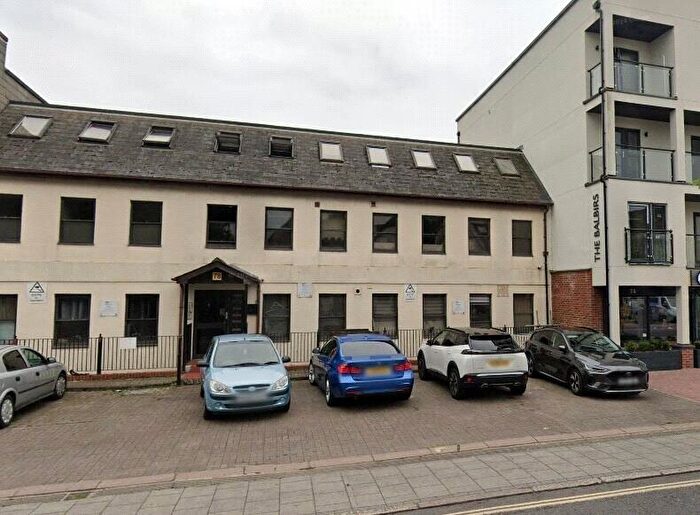 2 Bedroom Flat To Rent In Portswood Road, Southampton, Hampshire, SO17