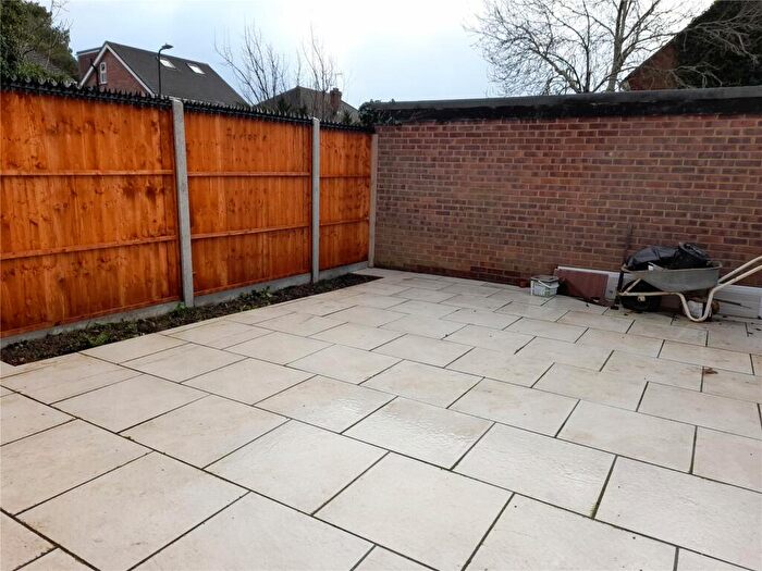 1 Bedroom Maisonette To Rent In Langley Road, Slough, Berkshire, SL3