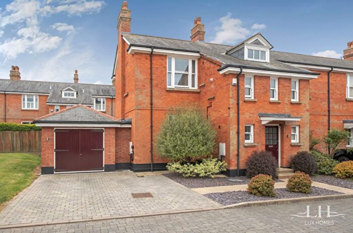 3 Bedroom Semi-Detached House For Sale In Chelsea Way, Brentwood, CM14