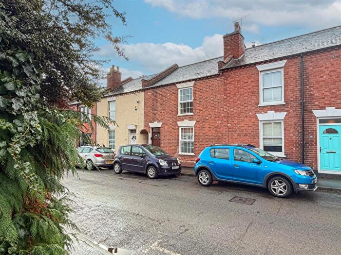 2 Bedroom Terraced House For Sale In Hill Street, Warwick, CV34