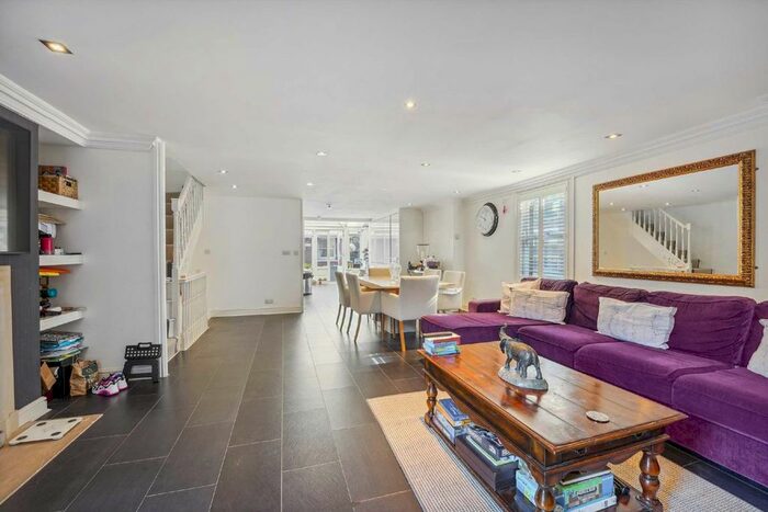 5 Bedroom Property To Rent In Cinnamon Row, London, SW11