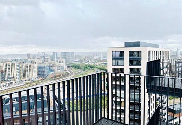 1 Bedroom Flat To Rent In Modena House, Lyell Street, London, Greater London, E14