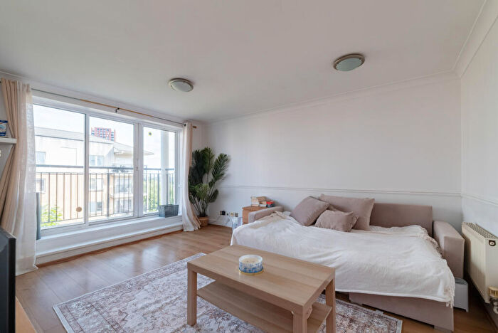 1 Bedroom Flat For Sale In Newport Avenue, London, E14