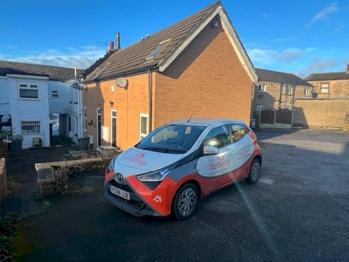 1 Bedroom Town House To Rent In Bradford Road, Birkenshaw, Bradford, BD11