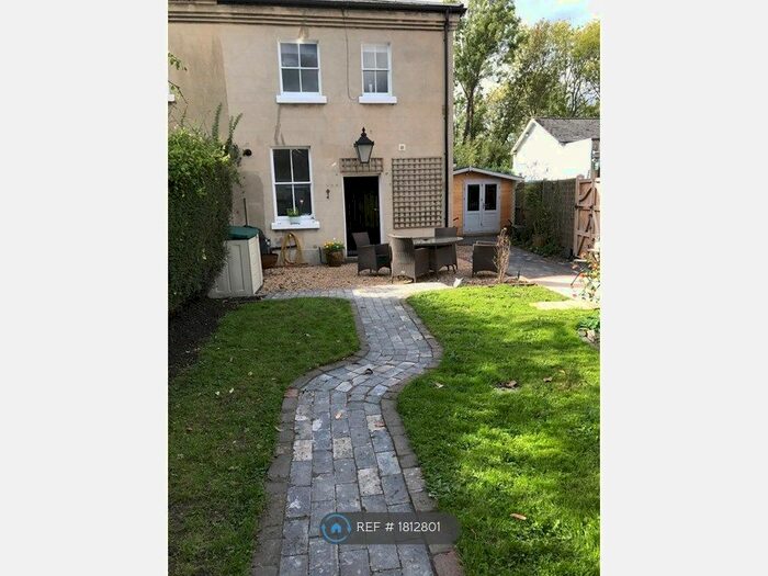 3 Bedroom Semi-Detached House To Rent In Station Cottages, Buxted Uckfield, TN22