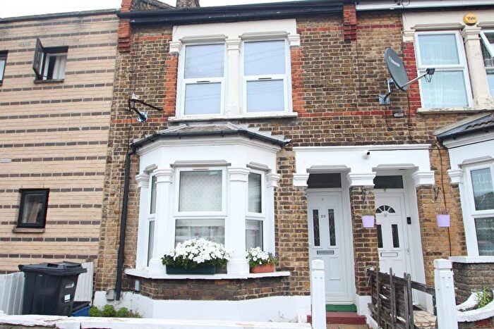 3 Bedroom Property To Rent In Abbey Road, Ilford, IG2