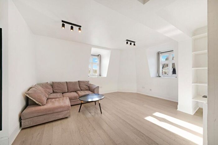 2 Bedroom Flat To Rent In Newton Court, Allitsen Road, NW8