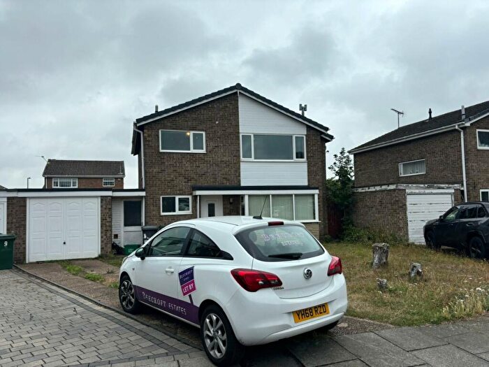 3 Bedroom Semi-Detached House To Rent In Minster Close, Cantley, DN4