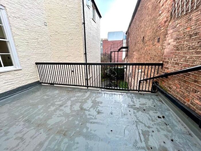 2 Bedroom Apartment To Rent In Kings Buildings, Chester, CH1