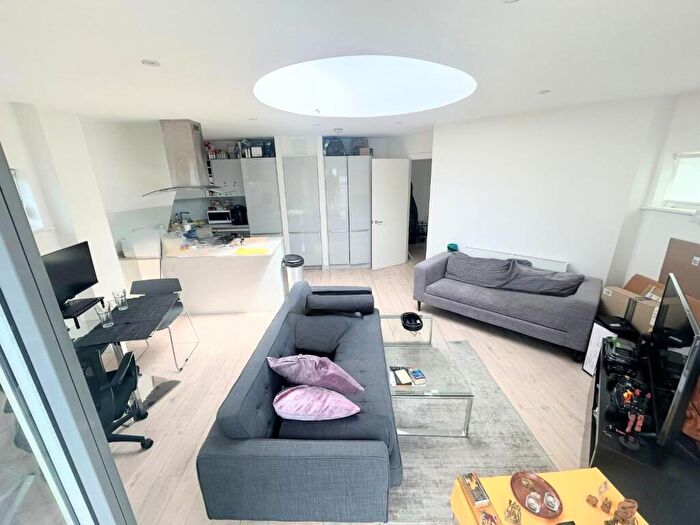 1 Bedroom Flat To Rent In Ostro House, Childs Hill, NW2