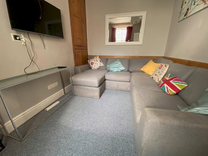 6 Bedroom Terraced House To Rent In Victoria Street, Exeter, EX4