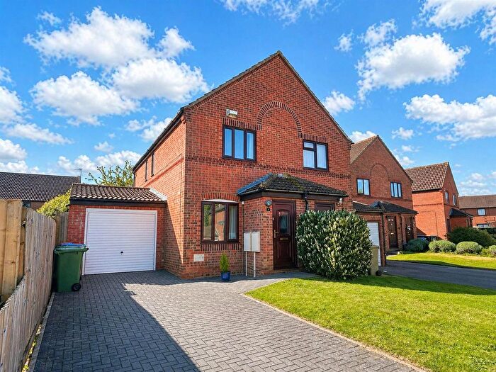 2 Bedroom Semi-Detached House For Sale In Coggeshall Grove, Wavendon Gate, Milton Keynes, MK7