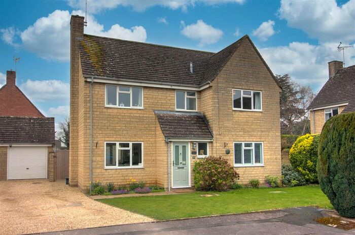 5 Bedroom Detached House For Sale In Bouverie Park, Stanton St. Quintin, Chippenham, SN14