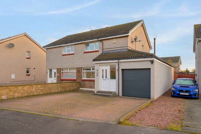 2 Bedroom Semi-Detached House For Sale In Rannoch Drive, Crossford, KY12